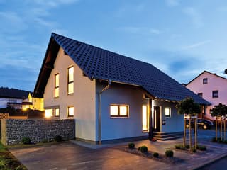 Fertighaus VIO 221 Aktionshaus von FingerHaus, Satteldach-Klassiker Außenansicht 2