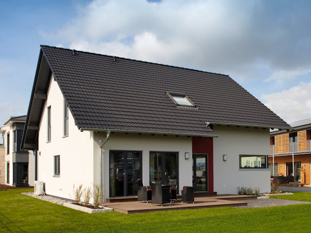 Fertighaus MH Köln - VIO 400 von FingerHaus Schlüsselfertig ab 408492€, Satteldach-Klassiker Außenansicht 2