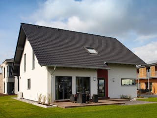 Fertighaus MH Köln - VIO 400 von FingerHaus Schlüsselfertig ab 435070€, Satteldach-Klassiker Außenansicht 2