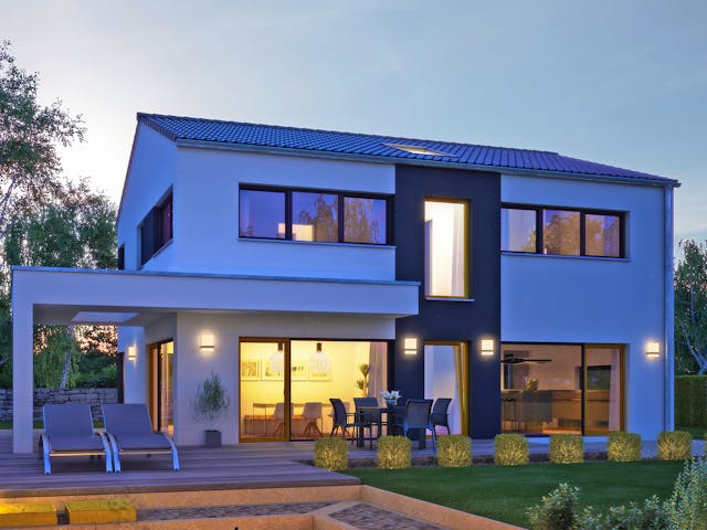 Fertighaus Vitalis 135 von Büdenbender Hausbau, Satteldach-Klassiker Außenansicht 1