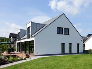 Fertighaus Waldblick von Becker 360 Schlüsselfertig ab 459800€, Satteldach-Klassiker Außenansicht 4