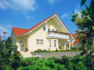 Fertighaus Waldenburg von Keitel-Haus, Satteldach-Klassiker Außenansicht 2