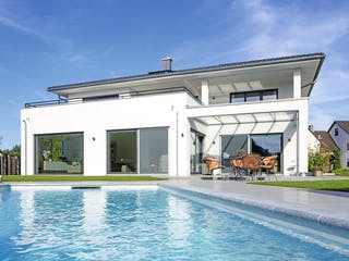 Fertighaus Kundenhaus 18 - Individuelle Planung von WeberHaus, Stadtvilla Außenansicht 1