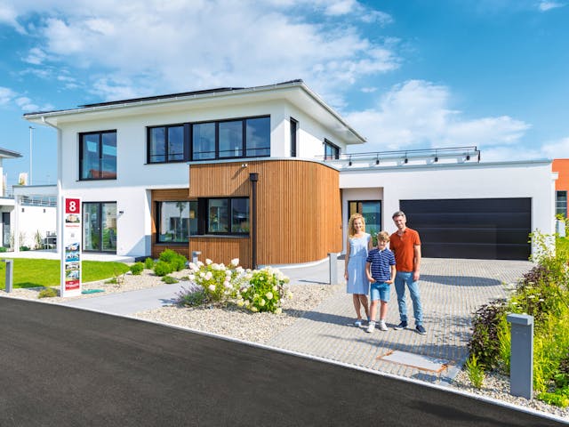 Fertighaus Ausstellungshaus Günzburg von WeberHaus Schlüsselfertig ab 525000€, Stadtvilla Außenansicht 2