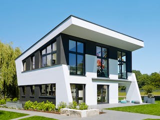 Fertighaus Ausstellungshaus Rheinau-Linx Jubiläumshaus von WeberHaus Schlüsselfertig ab 695000€, Pultdachhaus Außenansicht 1 Fertighaus Ausstellungshaus Rheinau-Linx Jubiläumshaus von WeberHaus Schlüsselfertig ab 695000€, Pultdachhaus Außenansicht 1