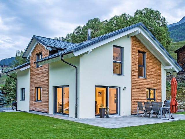 Fertighaus Kundenhaus Balance 300 von WeberHaus Schlüsselfertig ab 372390€, Satteldach-Klassiker Außenansicht 1