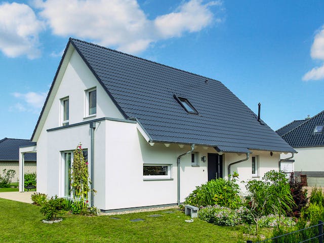 Fertighaus Kundenhaus Herse Balance 300 von WeberHaus Schlüsselfertig ab 372390€, Satteldach-Klassiker Außenansicht 3