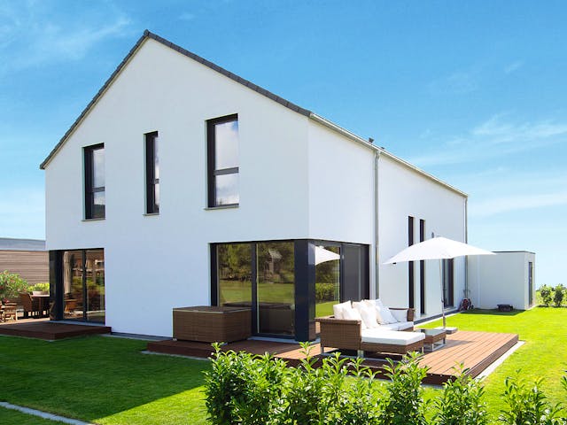 Fertighaus Kundenhaus Brunner von WeberHaus Schlüsselfertig ab 425000€, Satteldach-Klassiker Außenansicht 2