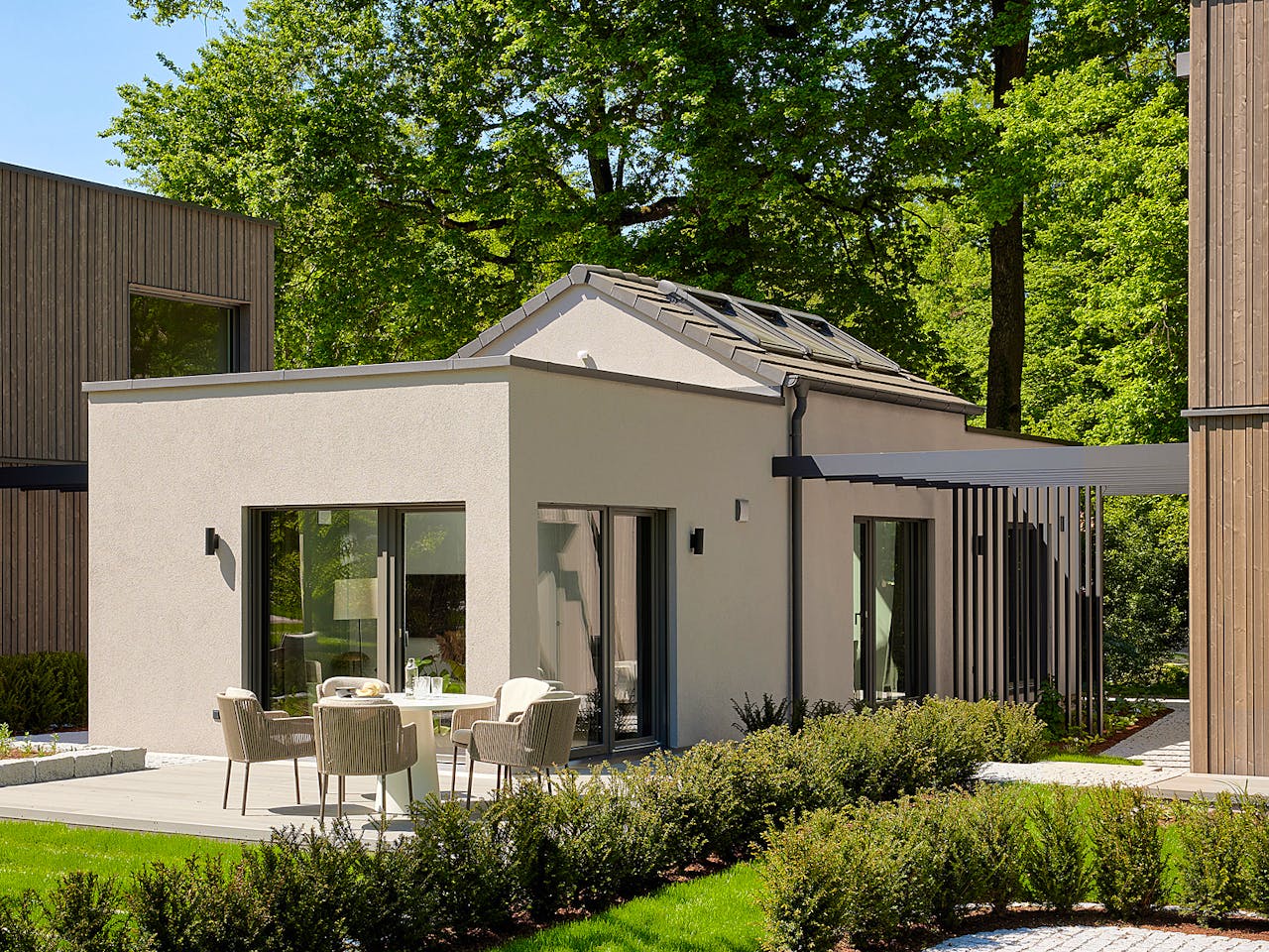 Fertighaus Option Bungalow mit Satteldach offen bis First von WeberHaus Schlüsselfertig ab 199000€, Bungalow Außenansicht 1