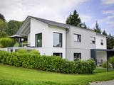 Fertighaus Zweifamilienhaus RG von Weizenegger Schlüsselfertig ab 540000€, Satteldach-Klassiker Außenansicht 2