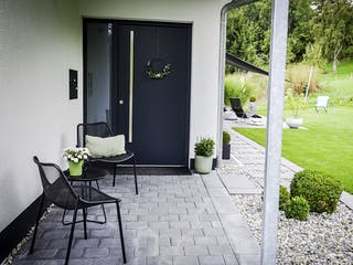 Fertighaus Zweifamilienhaus RG von Weizenegger Schlüsselfertig ab 540000€, Satteldach-Klassiker Außenansicht 7
