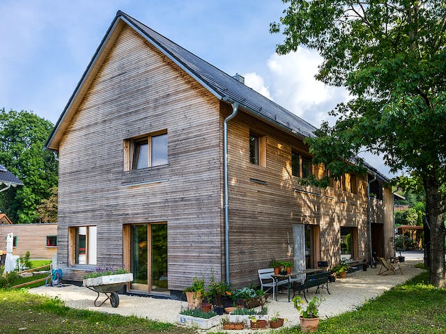 Fertighaus Haus SA von Weizenegger Ausbauhaus ab 320000€, Satteldach-Klassiker Außenansicht 1