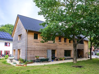 Fertighaus Haus SA von Weizenegger Ausbauhaus ab 320000€, Satteldach-Klassiker Außenansicht 2