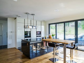 Fertighaus Haus mit Einliegerwohnung WW von Weizenegger Schlüsselfertig ab 650000€, Satteldach-Klassiker Innenansicht 3