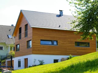 Fertighaus Wezenäcker von Holzhaus Rosskopf Schlüsselfertig ab 439000€, Satteldach-Klassiker Außenansicht 5
