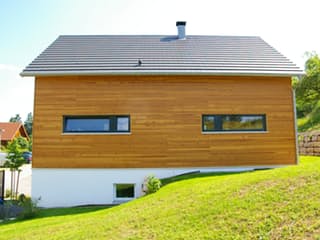 Fertighaus Wezenäcker von Holzhaus Rosskopf Schlüsselfertig ab 439000€, Satteldach-Klassiker Außenansicht 6