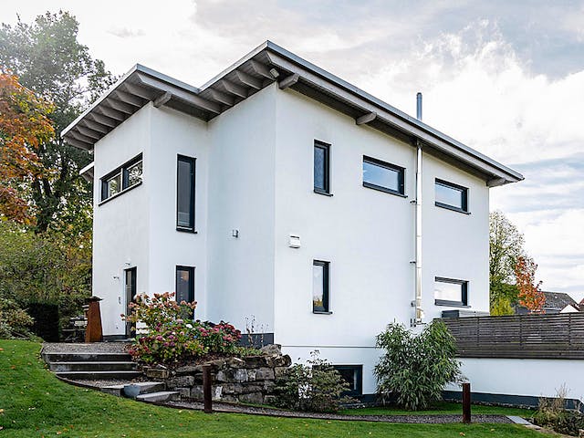 Fertighaus Bauhaus-Stil von Winterhoff, Pultdachhaus Außenansicht 1