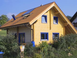 Blockhaus Wolfenbrück von Rems-Murr-Holzhaus Ausbauhaus ab 220880€, Blockhaus Außenansicht 2