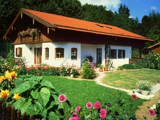 Fertighaus Wolfgangsee von ISARTALER HOLZHAUS Schlüsselfertig ab 319000€, Satteldach-Klassiker Außenansicht 1