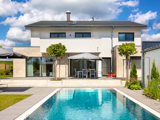 Fertighaus Einfamilienhaus Bodensee von Wolf System, Satteldach-Klassiker Außenansicht 1