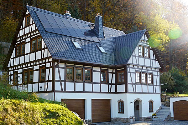 Fachwerkhaus mit Garage von Wolkensteiner Fachwerk