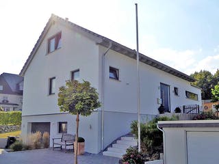 Fertighaus Haus Kersting von Wiese und Heckmann, Satteldach-Klassiker Außenansicht 4