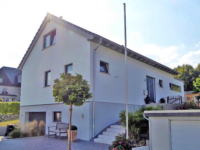 Fertighaus Haus Kersting von Wiese und Heckmann, Satteldach-Klassiker Außenansicht 4