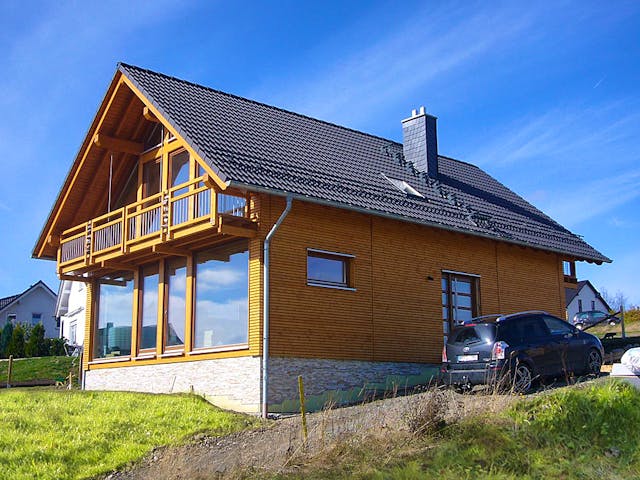 Fertighaus Haus Koch von Wiese und Heckmann, Satteldach-Klassiker Außenansicht 2