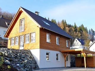 Fertighaus Haus Müller von Wiese und Heckmann, Satteldach-Klassiker Außenansicht 3