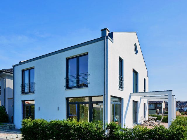 Massivhaus Kundenhaus Arndt von Zaunmüller Massivhaus, Satteldach-Klassiker Außenansicht 2