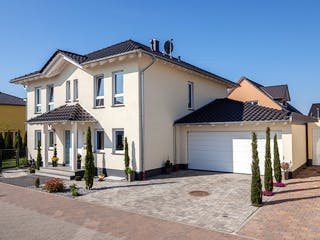 Fertighaus Kundenhaus Lindner von Witt Zimmerei, Stadtvilla Außenansicht 2