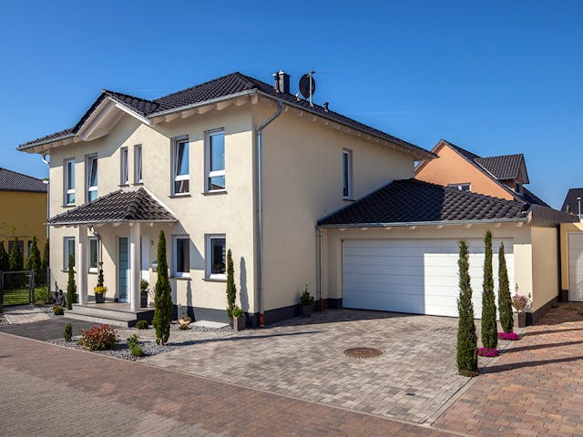 Fertighaus Kundenhaus Lindner von Witt Zimmerei, Stadtvilla Außenansicht 2