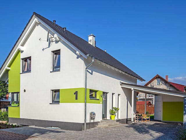 Massivhaus Kundenhaus Maiwald von Zaunmüller Massivhaus, Satteldach-Klassiker Außenansicht 2