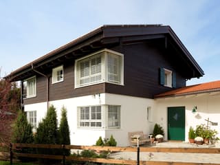 Fertighaus Zeh von Holzhaus Roßkopf Schlüsselfertig ab 247650€, Satteldach-Klassiker Außenansicht 2