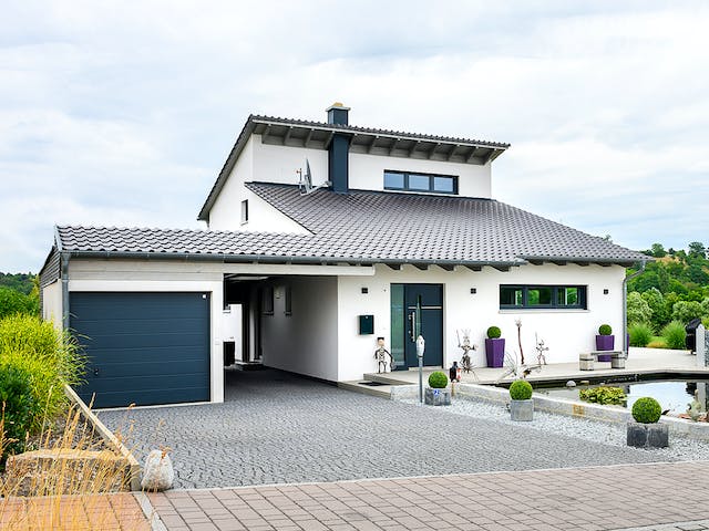 Fertighaus Einfamilienhaus mit Fertigteilgarage & Geräteschuppen von Ziegler Haus Schlüsselfertig ab 295000€, Außenansicht 1