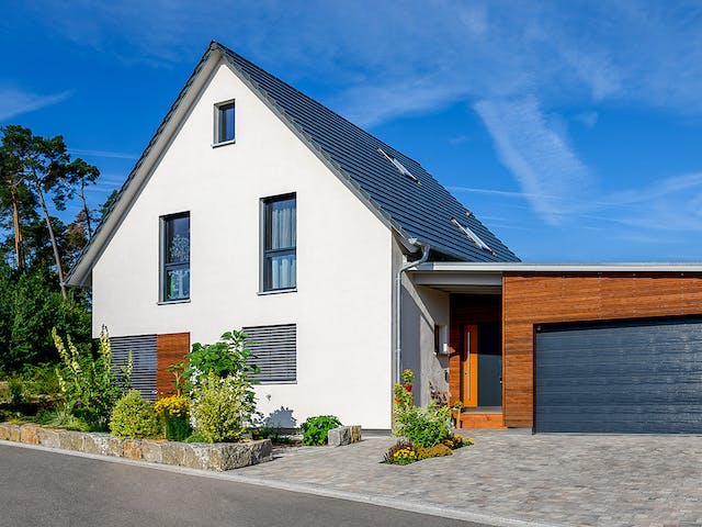 Fertighaus Einfamilienhaus Satteldach mit Doppelgarage Var. 2 von Ziegler Haus Schlüsselfertig ab 270000€, Außenansicht 1