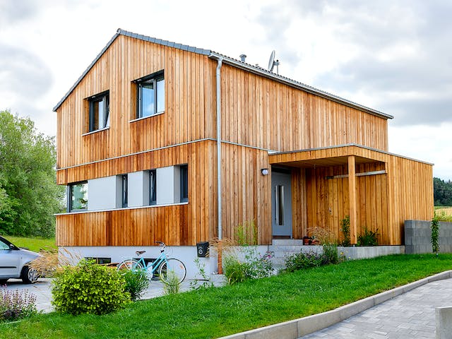 Fertighaus Einfamilienhaus mit Keller von Ziegler Haus Schlüsselfertig ab 350000€, Satteldach-Klassiker Außenansicht 1