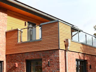 Fertighaus Stadthaus Klassisch von Zimmerer-Profibau Schlüsselfertig ab 510000€, Satteldach-Klassiker Außenansicht 5