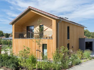 Fertighaus Modern Landhaus 02 von Zimmerer-Profibau, Satteldach-Klassiker Außenansicht 1