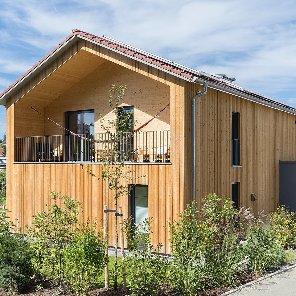 Fertighaus Modern Landhaus 02 von Zimmerer-Profibau, Satteldach-Klassiker Außenansicht 1