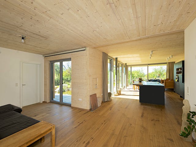 Fertighaus Modern Landhaus 02 von Zimmerer-Profibau, Satteldach-Klassiker Innenansicht 1